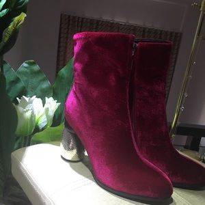 shoes with heels, velor, new